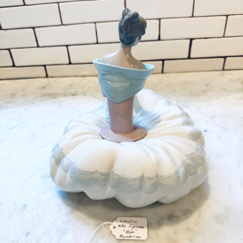 NAO Lladro Ballerina Figurine "Hope" Collectible Home Decor Ceramic #1266 - Picture 2 of 8